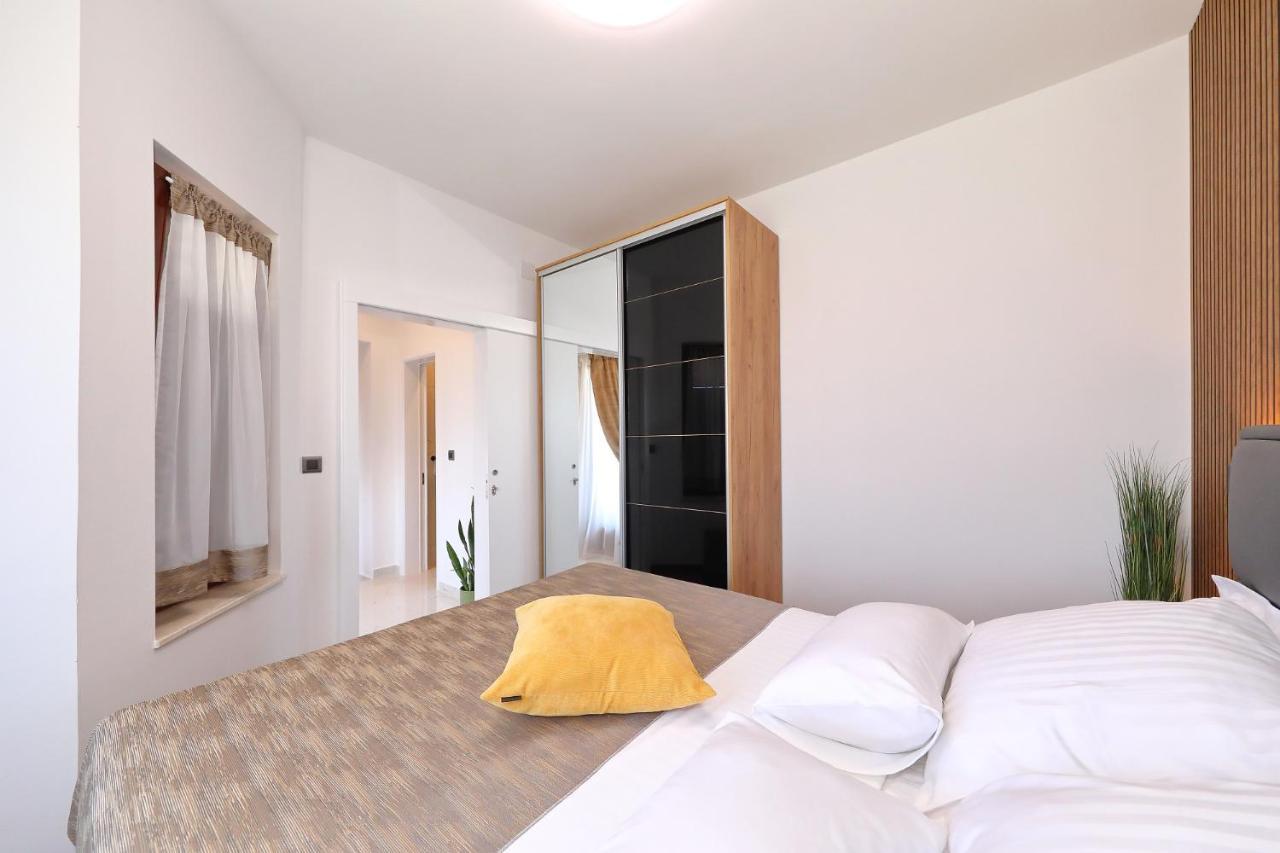 Villa Dalmatino Pakoštane Exteriör bild