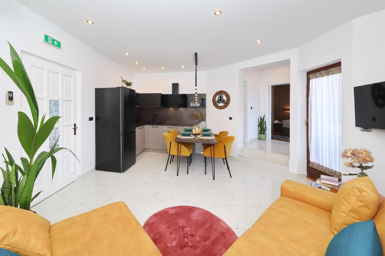 Villa Dalmatino Pakoštane Exteriör bild
